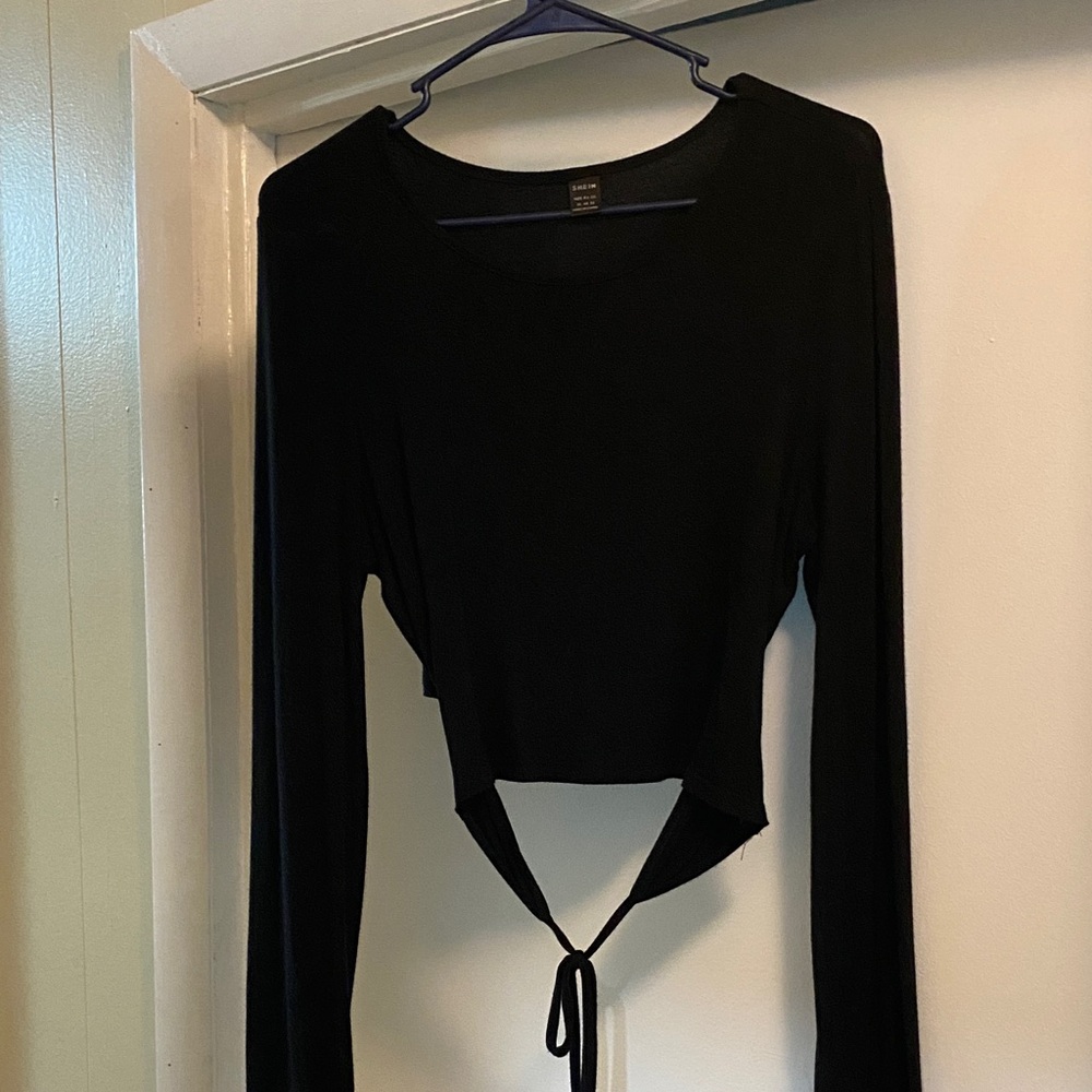 SHEIN Black Tie-Back Long Sleeve crop top